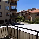 アパート двустаен в комплекс нестинарка *