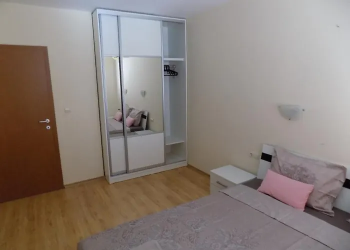 двустаен в комплекс нестинарка