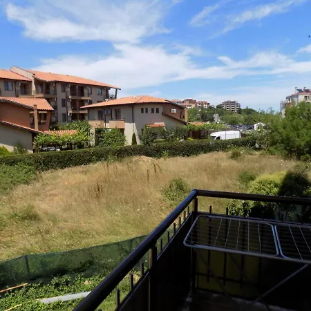 двустаен в комплекс нестинарка