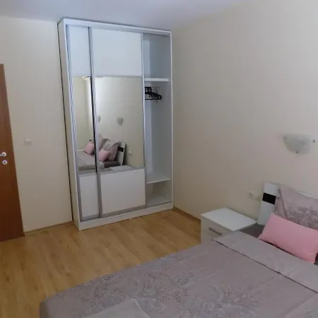 двустаен в комплекс нестинарка