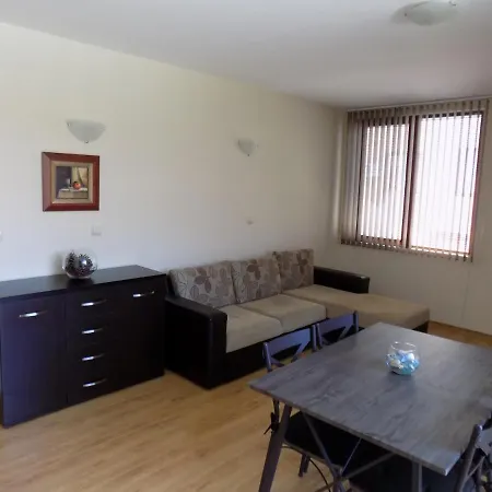 двустаен в комплекс нестинарка *