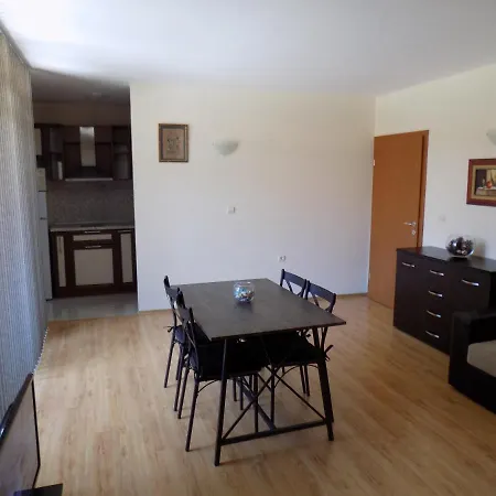 двустаен в комплекс нестинарка * 사레보