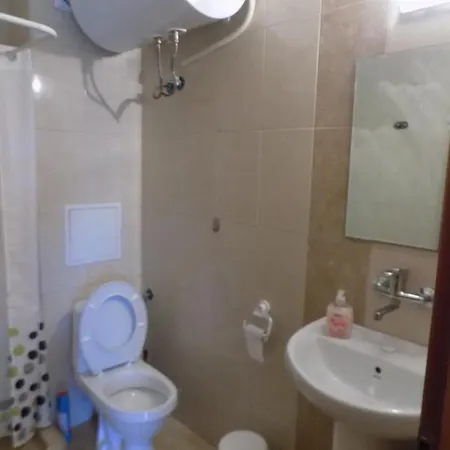 двустаен в комплекс нестинарка 아파트