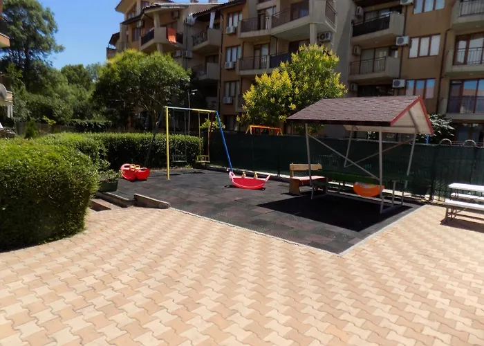 двустаен в комплекс нестинарка Царево